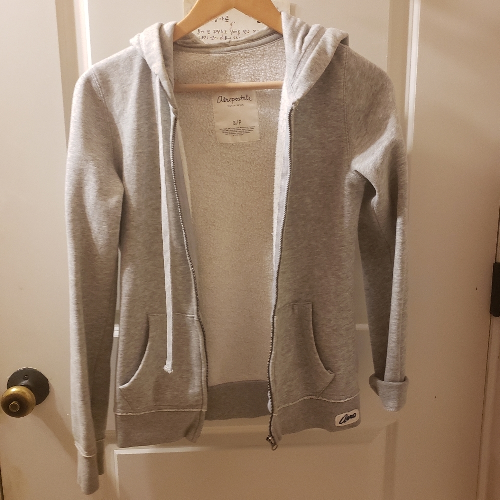 Aeropostale grey sweatshirt